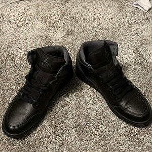 Jordan 1’s All black mid-condition